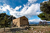 The Royal Villa of Aya Tridha The chapel of yios Yeryios (xiv c) with fragments of fine frescoes.